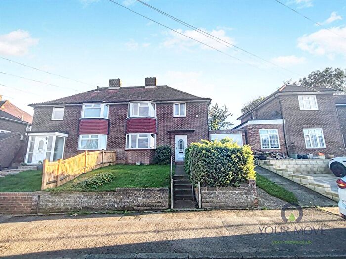 3 Bedroom Semi Detached House For Sale In Eden Avenue, Chatham, Kent, ME5