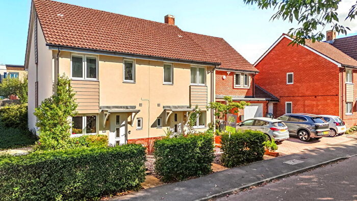 2 Bedroom Semi-Detached House For Sale In Barber Road, Basingstoke, RG22