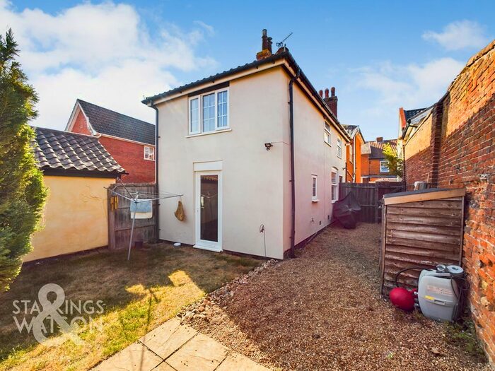 2 Bedroom Cottage For Sale In High Street, Attleborough, NR17