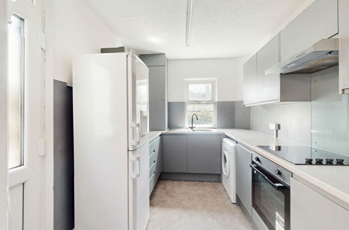 4 Bedroom House To Rent In St Johns Road Bath, BA1