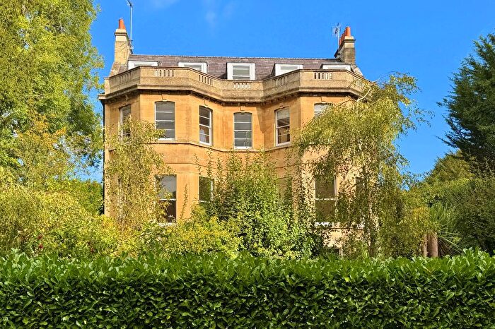 2 Bedroom Penthouse For Sale In Weston Park, Bath, BA1