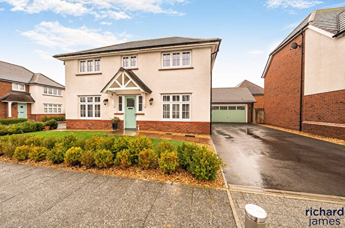 4 Bedroom Detached House For Sale In Diamond Crescent, Swindon, SN25