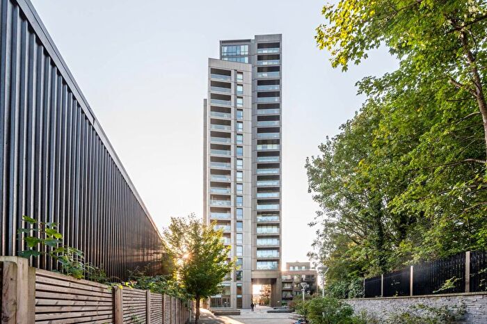 2 Bedroom Flat For Sale In Moulding Lane, Deptford, London, SE14