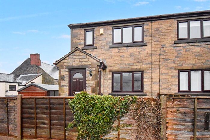 3 Bedroom Semi-Detached House To Rent In Smithbrook Close, Chapel-en-le-Frith, SK23