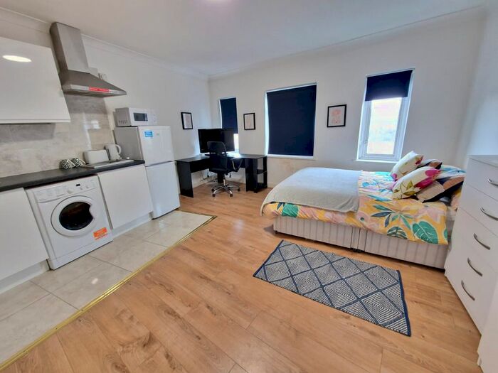 Studio To Rent In Cricklewood Broadway, Cricklewood, London, NW2