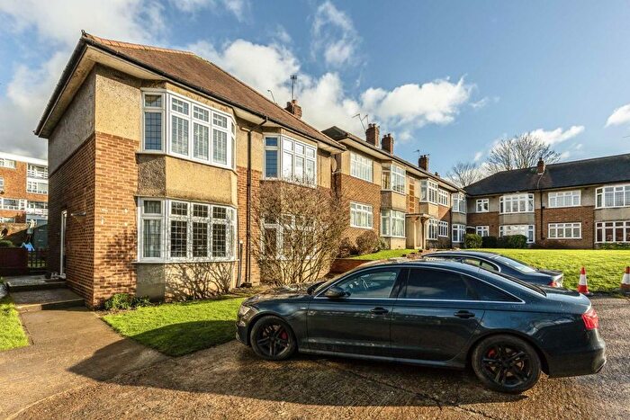 2 Bedroom Flat To Rent In Surbiton Hill Road, Surbiton, KT6