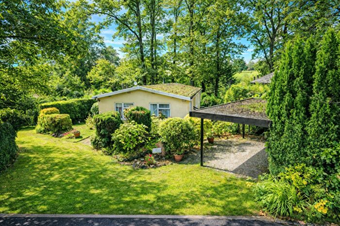 2 Bedroom Park Home For Sale In Pathfinder Village, Exeter, EX6