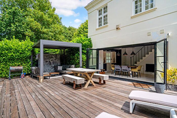 3 Bedroom Apartment For Sale In Lyne Place Manor, Lyne., GU25