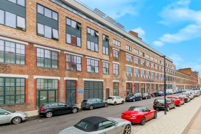 3 Bedroom Apartment To Rent In Childers Street, London, SE8