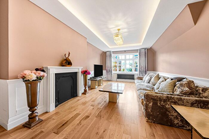 5 Bedroom Flat To Rent In Clifton Court, NW8