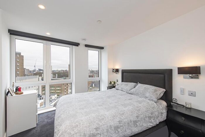 2 Bedroom Apartment To Rent In Eagle Point, City Road, EC1V