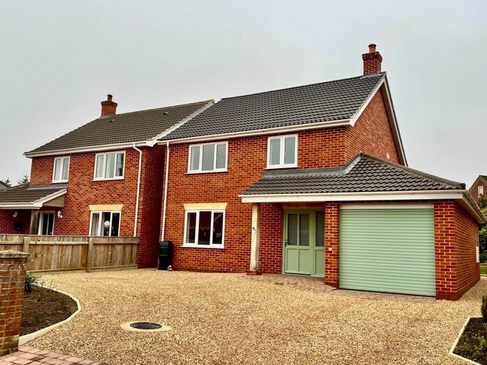 3 Bedroom Property To Rent In Norwich Road, Norwich NR10