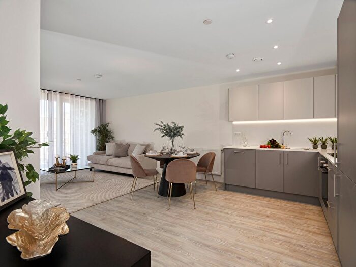 1 Bedroom Flat For Sale In " Bedroom Apartment" At Manford Way, Hainault, IG7