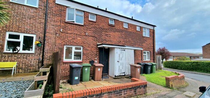 3 Bedroom Property To Rent In Lea Close, Bushey, WD23