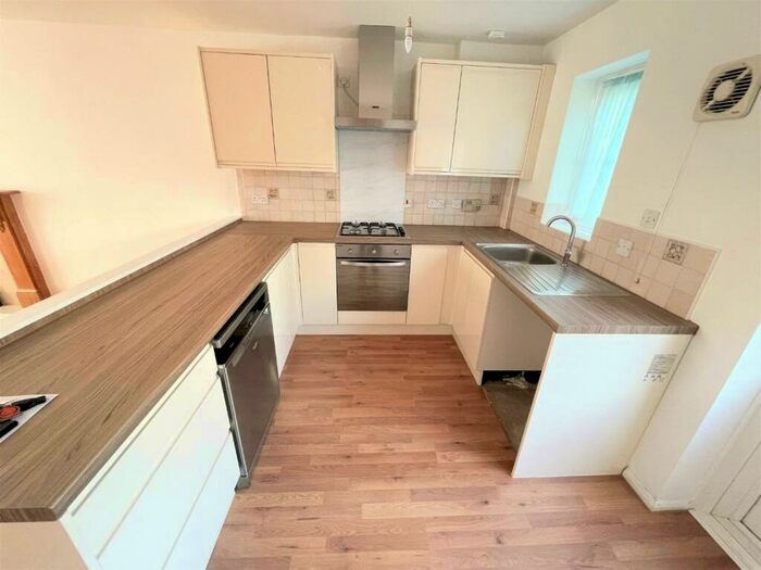 3 Bedroom House To Rent In Longfield Avenue, Mill Hill, NW7