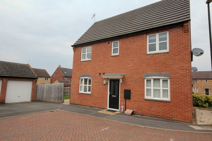 3 Bedroom Semi-Detached House To Rent In The Carabiniers, Coventry, CV3