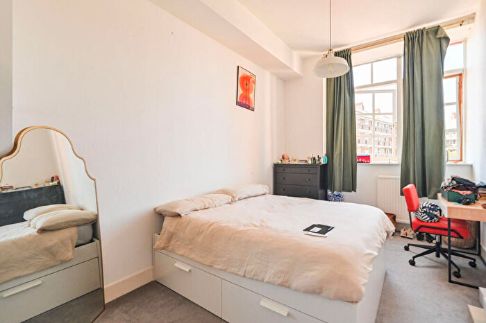2 Bedroom Flat For Sale In London Wharf, Wharf Place, Haggerston, London, E2