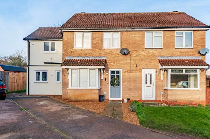 4 Bedroom Semi Detached House For Sale In Miller Close, Scarning, NR19