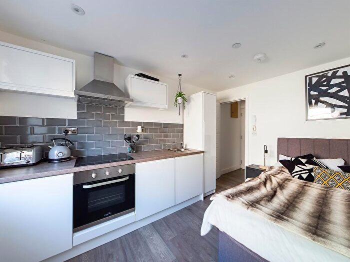 1 Bedroom Flat To Rent In Mansel Street, Swansea, SA1