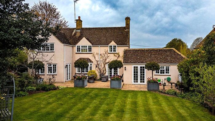 3 Bedroom Detached House For Sale In Shipton-Under-Wychwood, OX7