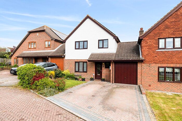 4 Bedroom Detached House For Sale In Milestone Close, Folkestone, CT19