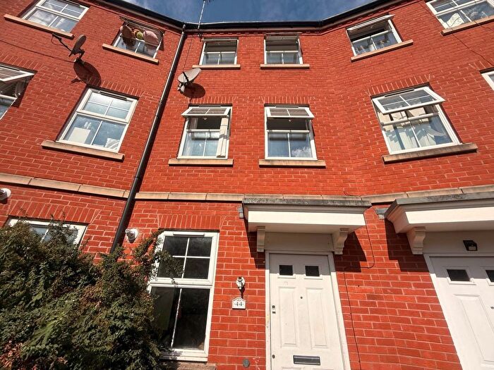 5 Bedroom Town House To Rent In Larchmont Road, Leicester, LE4