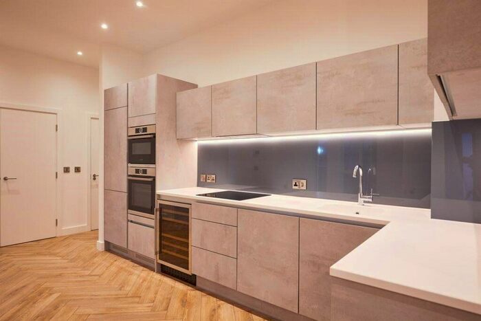 3 Bedroom Detached House To Rent In Cornwall Rd, Finsbury Park, London, N4