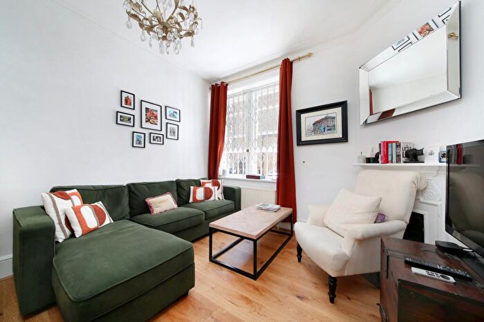 1 Bedroom Flat For Sale In Prince Of Wales Mansions, Prince Of Wales Drive, SW11