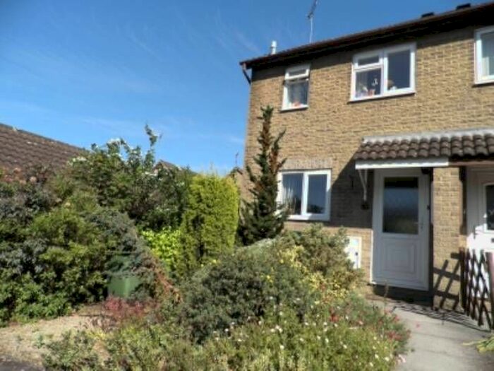 2 Bedroom Property To Rent In Whatcombe Road, Frome, Somerset, BA11