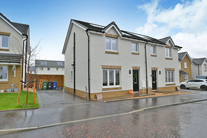 3 Bedroom Semi Detached House For Sale In Dundonnell Road, Bishopton, PA7