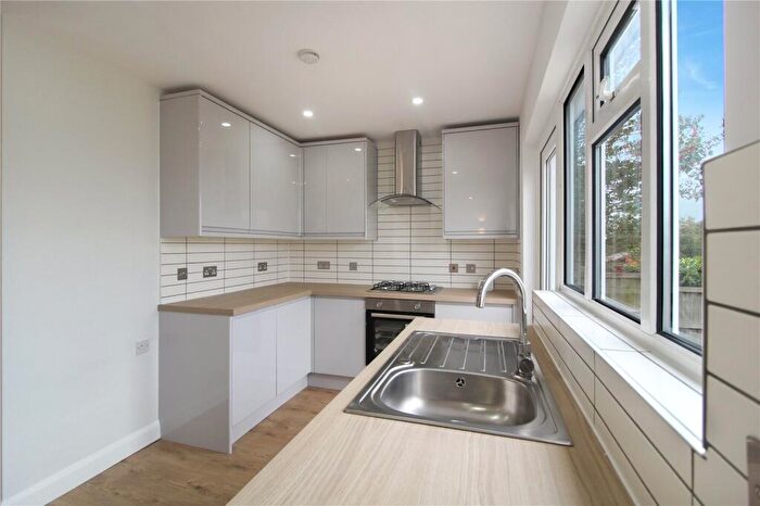 3 Bedroom Bungalow For Sale In Bridgwater Drive, Westcliff-on-Sea, Essex, SS0