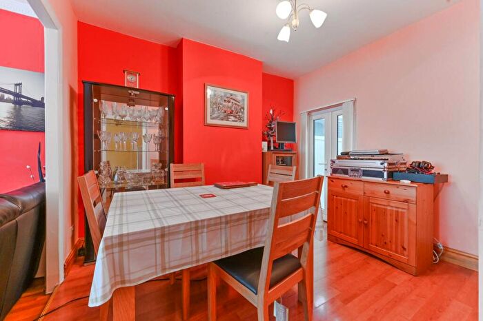 3 Bedroom Terraced House For Sale In Fullerton Road, Croydon, CR0