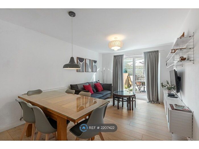 4 Bedroom Terraced House To Rent In Columbia Road, London, E2