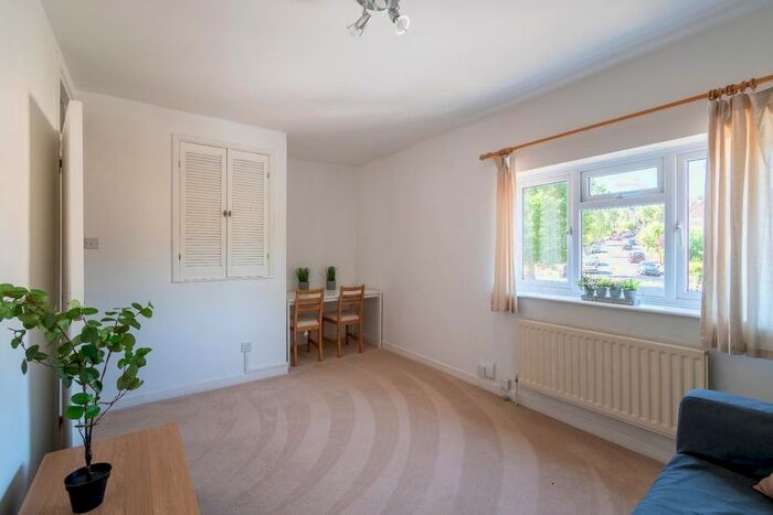1 Bedroom Flat To Rent In Lymore Avenue, Bath, BA2