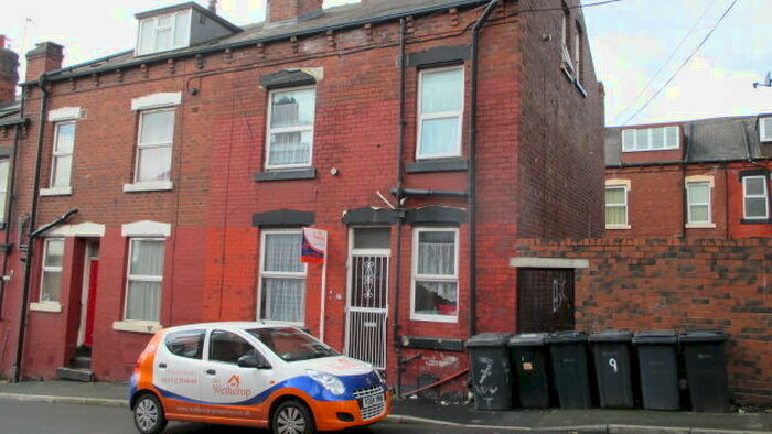 2 Bedroom Terraced House To Rent In Woodview Terrace, Leeds, West Yorkshire, LS11