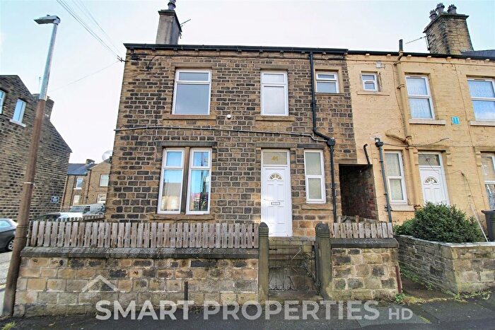 3 Bedroom End Terrace House To Rent In Crosland Street, Huddersfield, HD4