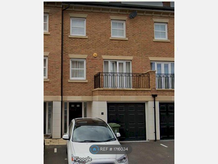 4 Bedroom Terraced House To Rent In Rainbow Road, Erith, DA8