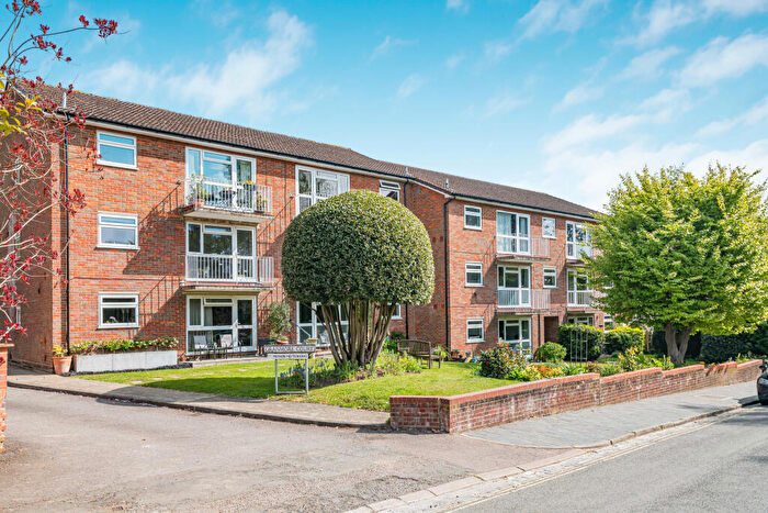 2 Bedroom Apartment For Sale In Cranmore Court, Avenue Road, St. Albans, Hertfordshire, AL1