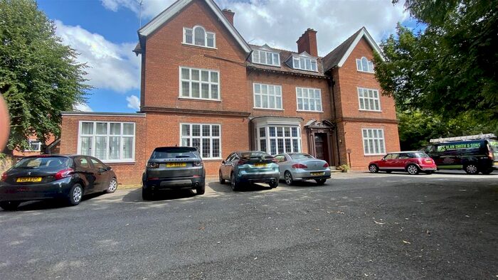 2 Bedroom Flat To Rent In St. Gregorys Road, Stratford-Upon-Avon, CV37