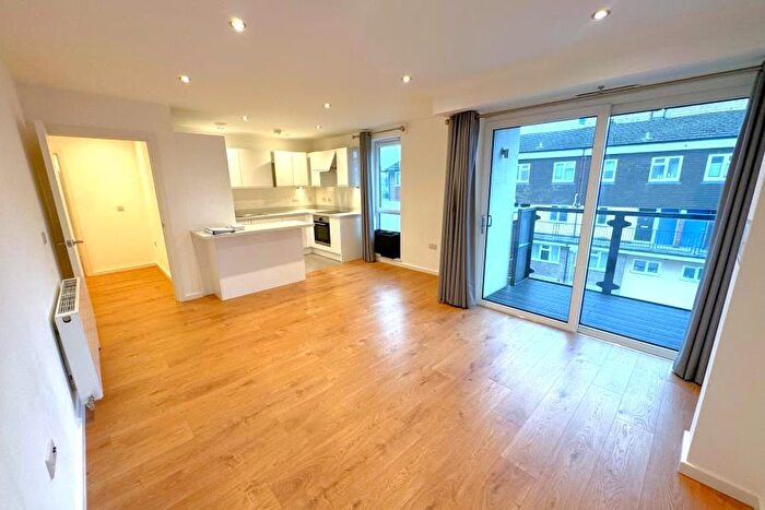 1 Bedroom Flat To Rent In Addlestone, Surrey, KT15