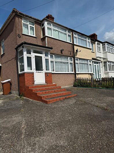 3 Bedroom Detached House To Rent In Turner Road, Edgware, HA8