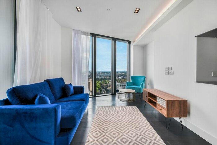 2 Bedroom Flat To Rent In Amory Tower, London, E14