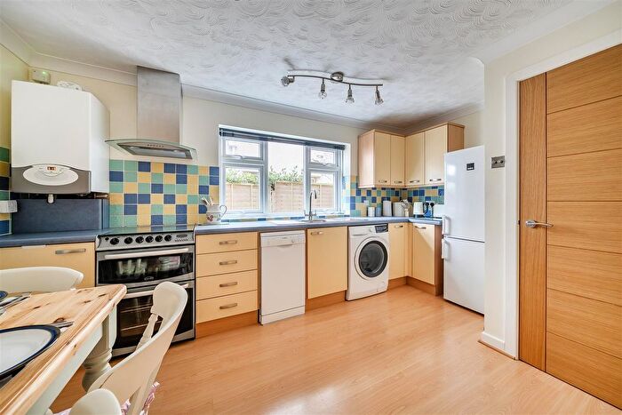 1 Bedroom Flat For Sale In Cliff Avenue, Swanage, BH19