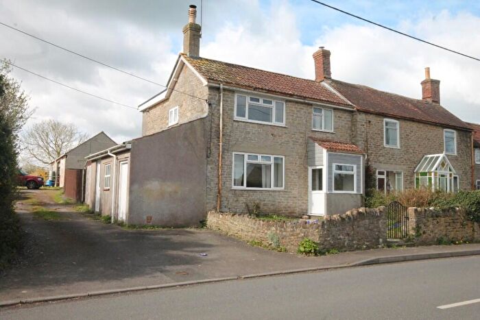 3 Bedroom Semi-Detached House To Rent In Towns End, BA8