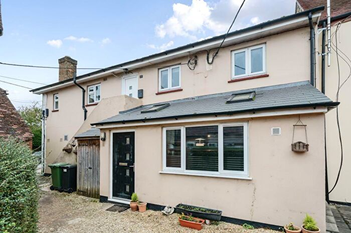 2 Bedroom Apartment To Rent In Thame Road, Stadhampton, OX44