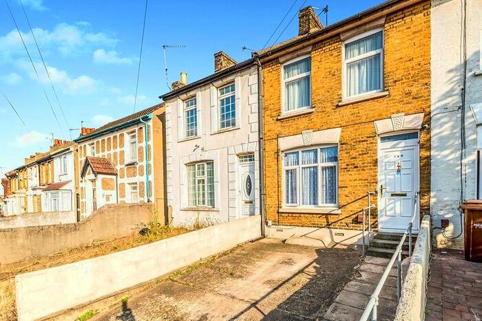3 Bedroom Terraced House To Rent In Gillingham Road, Gillingham, Kent, ME7