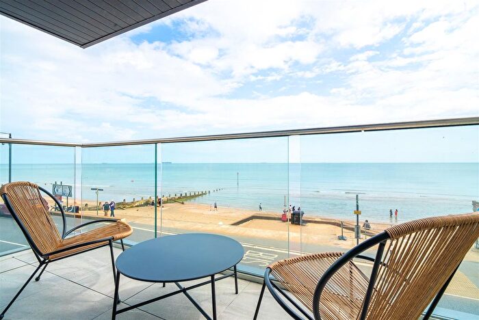 3 Bedroom Flat For Sale In Sandown, Isle Of Wight, PO36