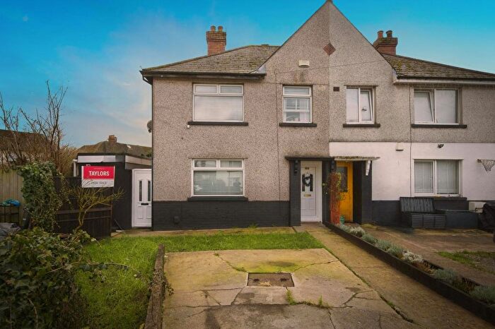 3 Bedroom Semi Detached House For Sale In Gallamuir Road, Cardiff, CF24