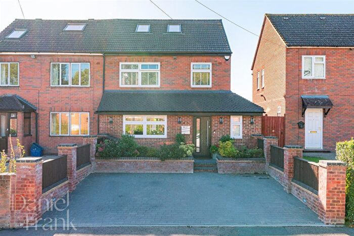 5 Bedroom Semi-Detached House For Sale In Willingale Road, Loughton, IG10