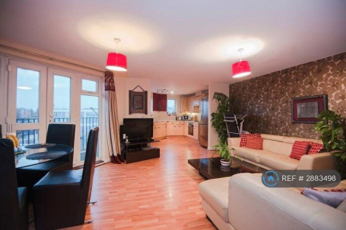 2 Bedroom Flat To Rent In Enstone Road, Enfield, EN3